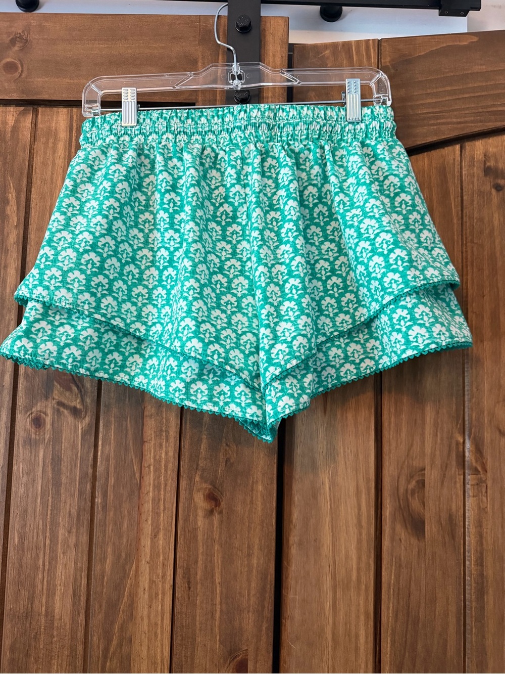 Roller Rabbit Green White Printed Ruffle Lounge Shorts - Picture 5 of 6